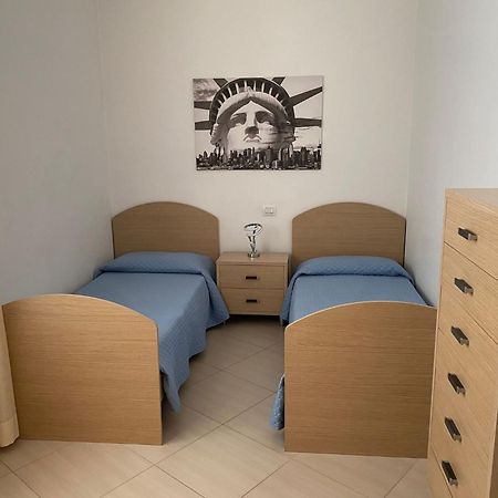 Hotel Ambasciatori Pineto Habitación foto