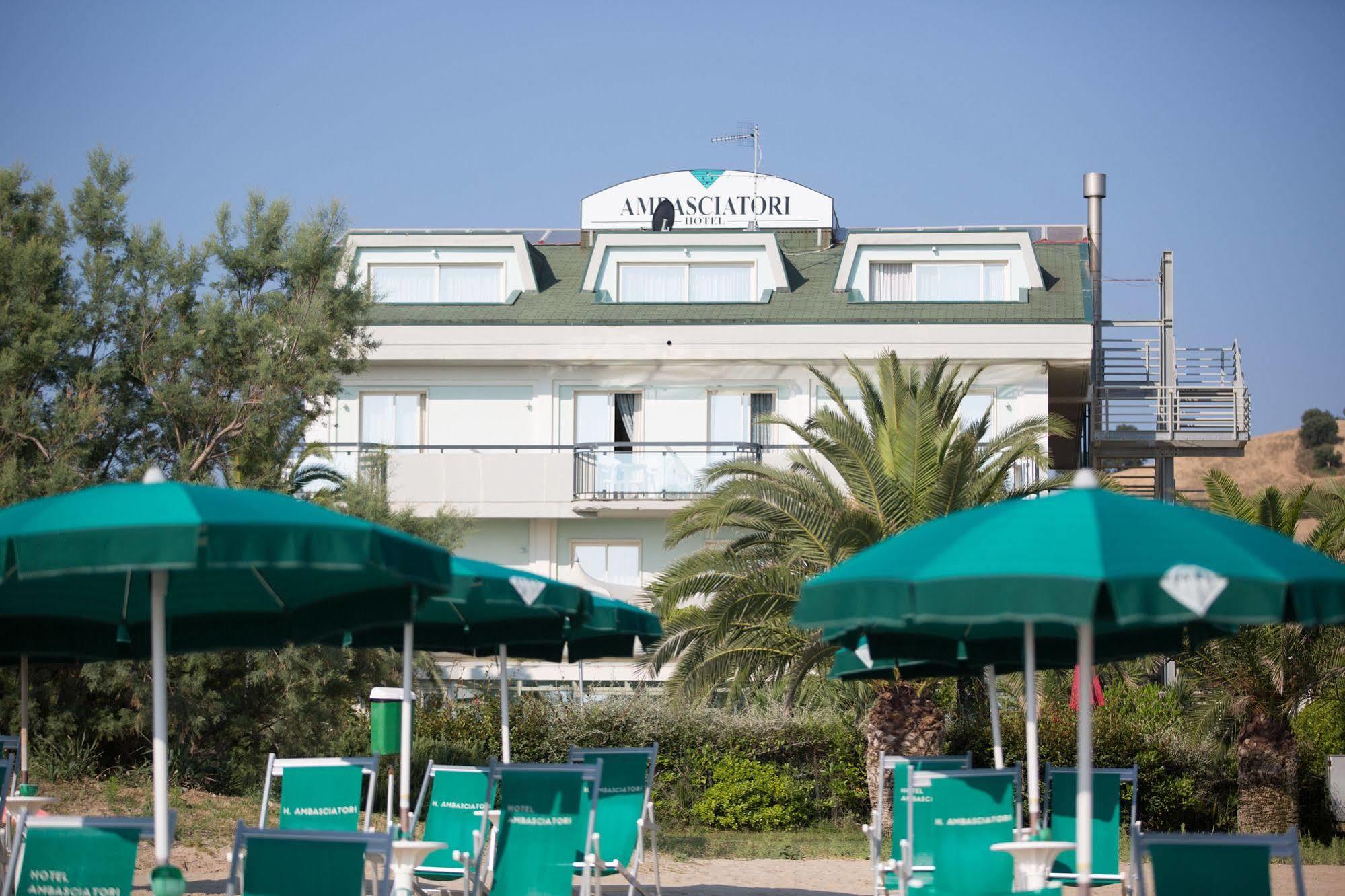 Hotel Ambasciatori Pineto Exterior foto